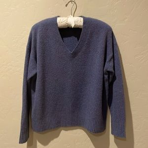 Vince, blue/gray, boxy, v-neck sweater in Size S/P